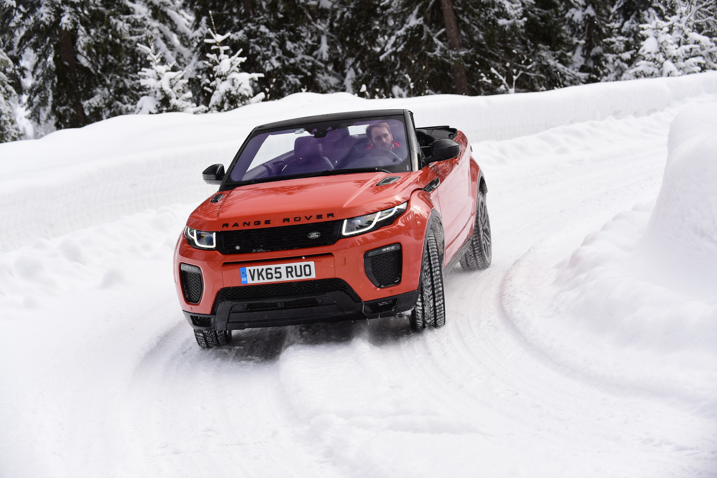 Range Rover Evoque Convertible review - snow front cornering
