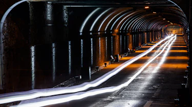 Jaguar F-Type SVR Tunnel Run - lights
