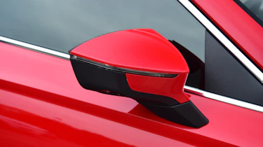 SEAT Ateca - mirror