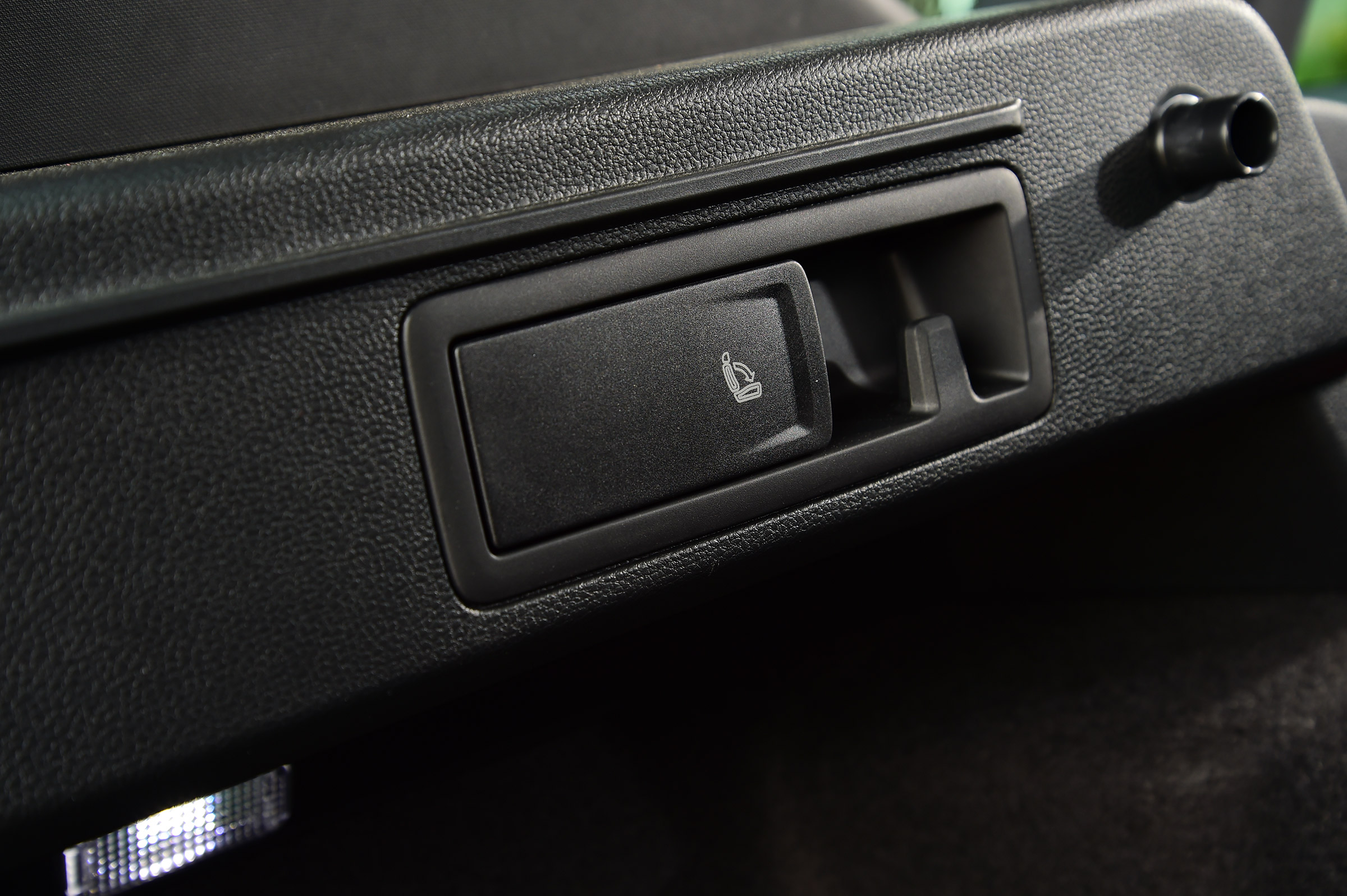 SEAT Ateca - seat lever