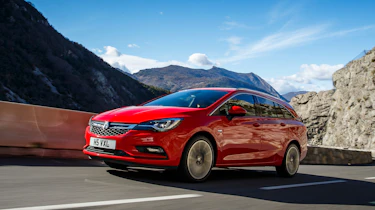 New Vauxhall Astra Sports Tourer - front tracking 2