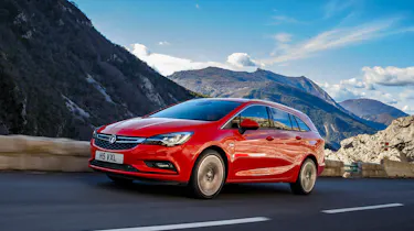 New Vauxhall Astra Sports Tourer - front tracking