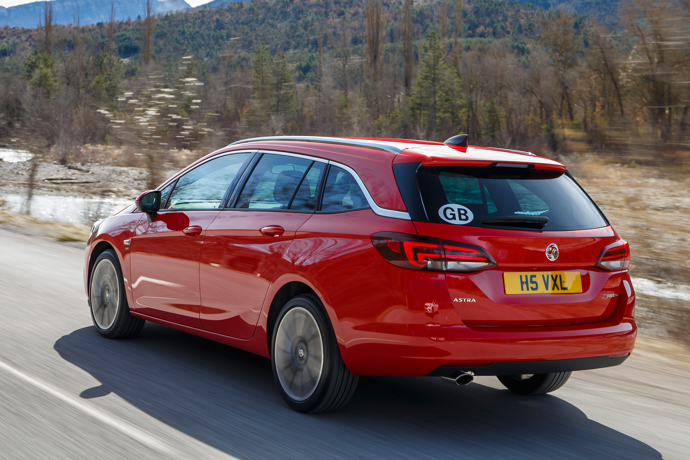New Vauxhall Astra Sports Tourer - rear tracking
