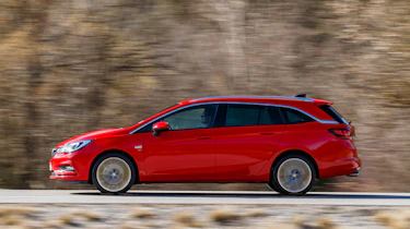 New Vauxhall Astra Sports Tourer - side tracking