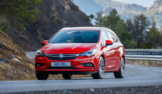 New Vauxhall Astra Sports Tourer - front cornering