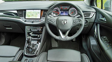Vauxhall Astra BiTurbo 2016 - interior