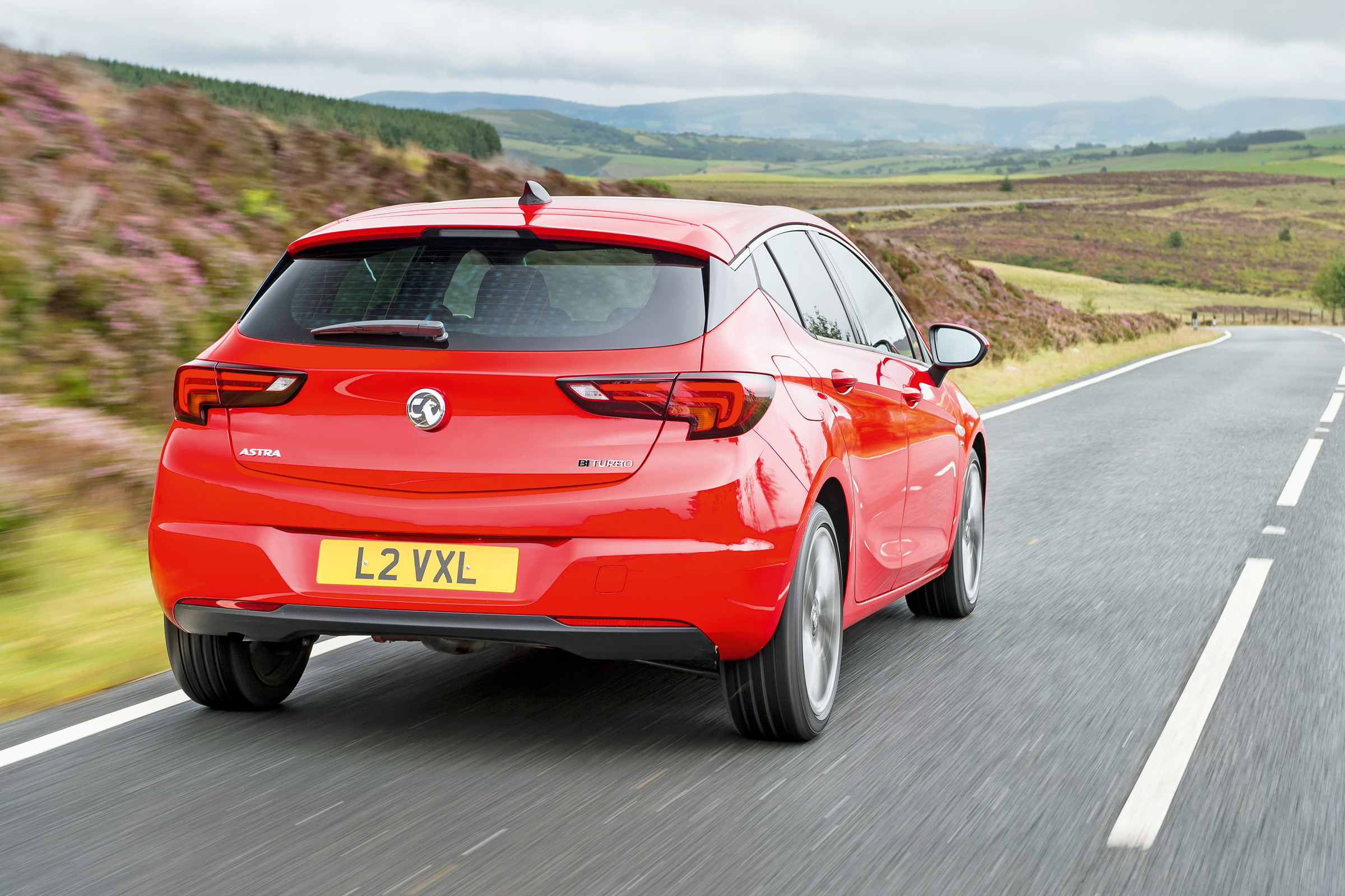 Vauxhall Astra BiTurbo 2016 - rear tracking