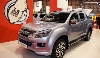 Isuzu D-Max Centurion - show front 2