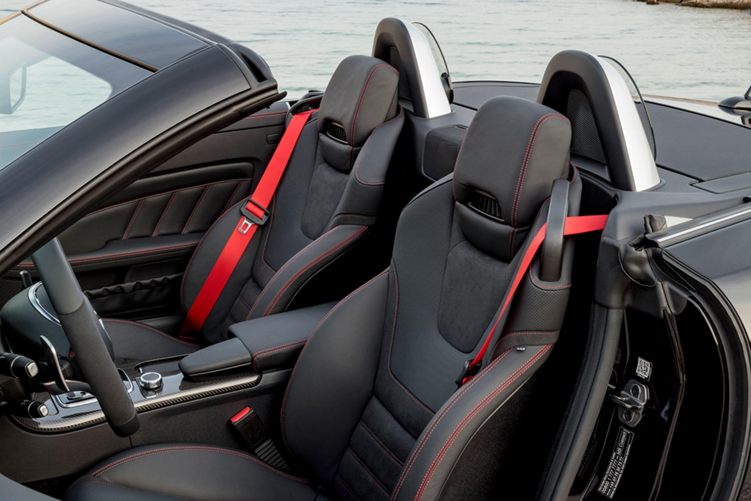 Mercedes-AMG SLC 43 front seats