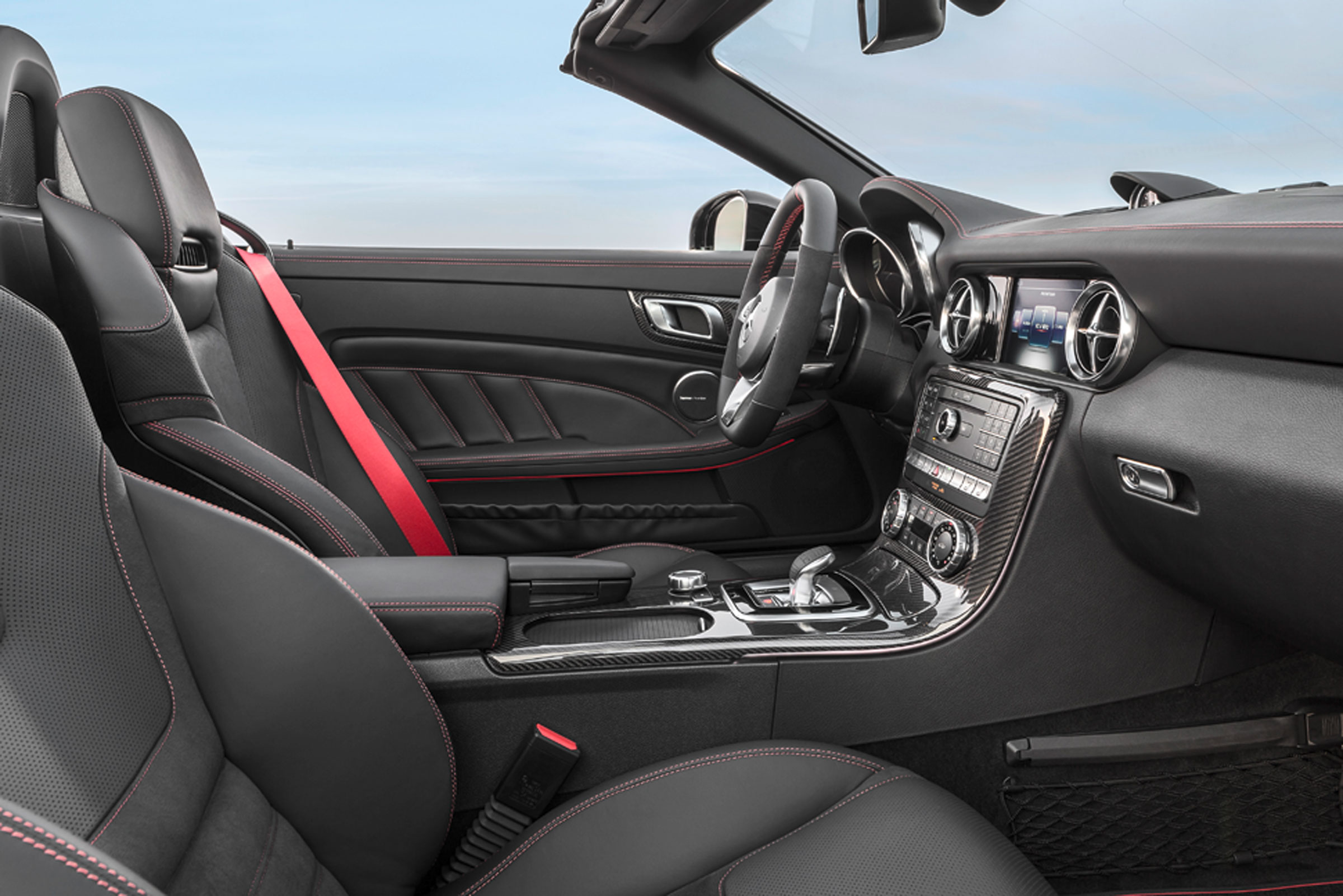 Mercedes-AMG SLC 43 interior