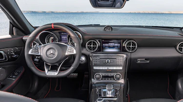 Mercedes-AMG SLC 43 dash