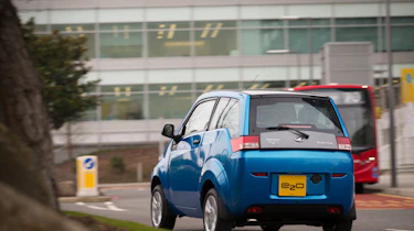 Mahindra e2o - rear tracking