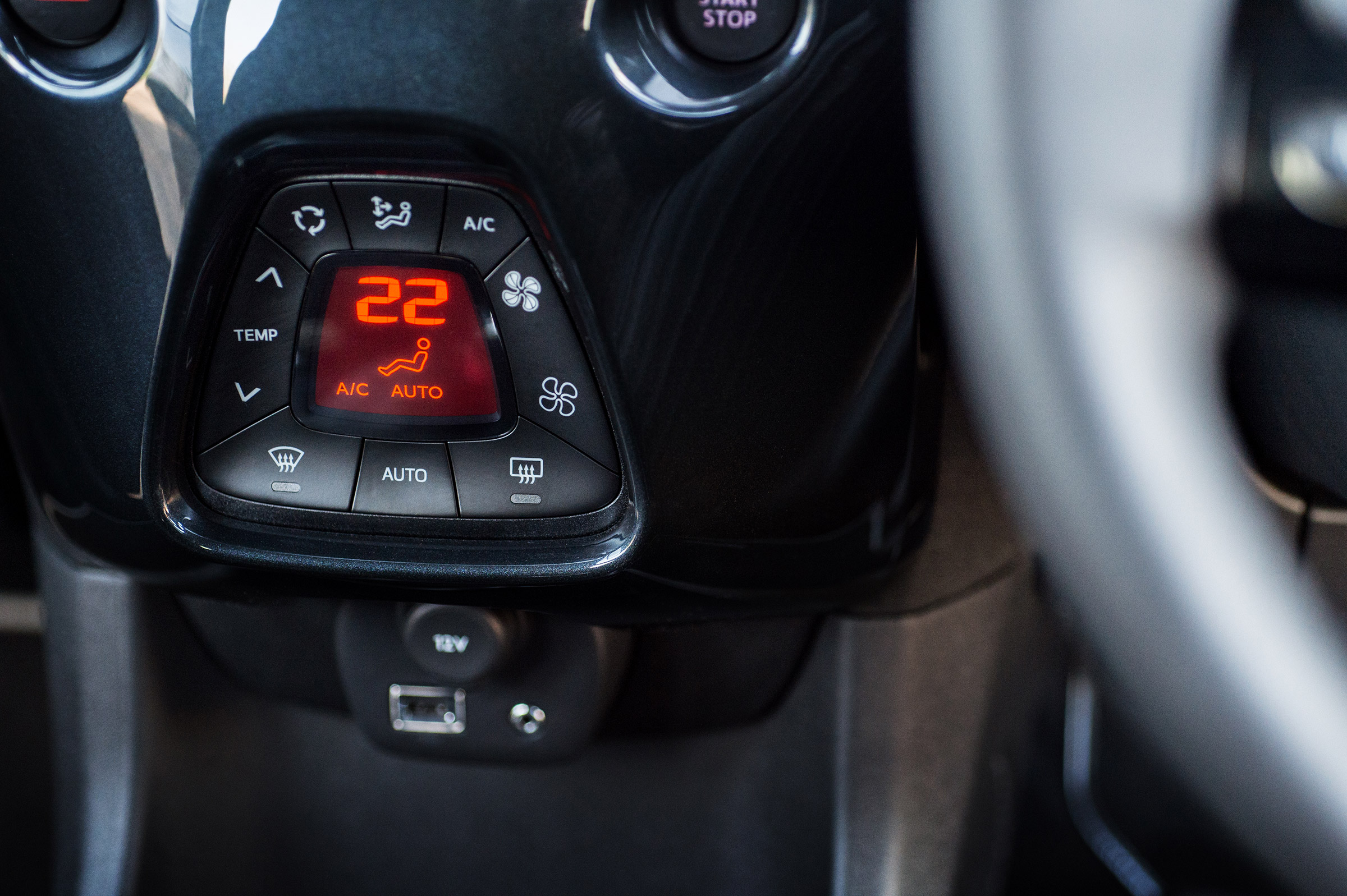 Toyota Aygo x-clusiv - temperature control