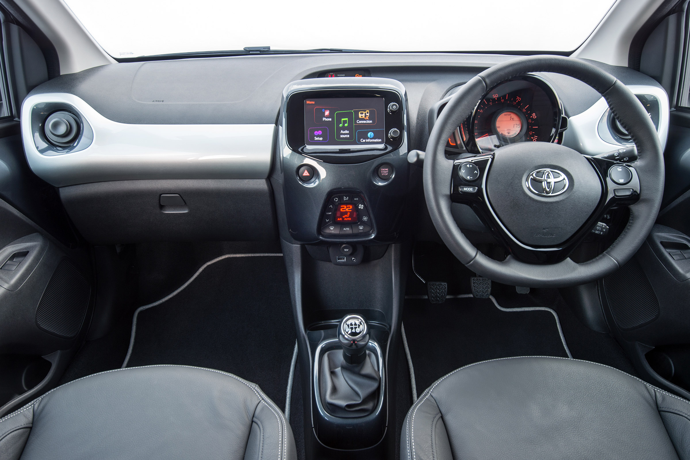 Toyota Aygo x-clusiv - dash