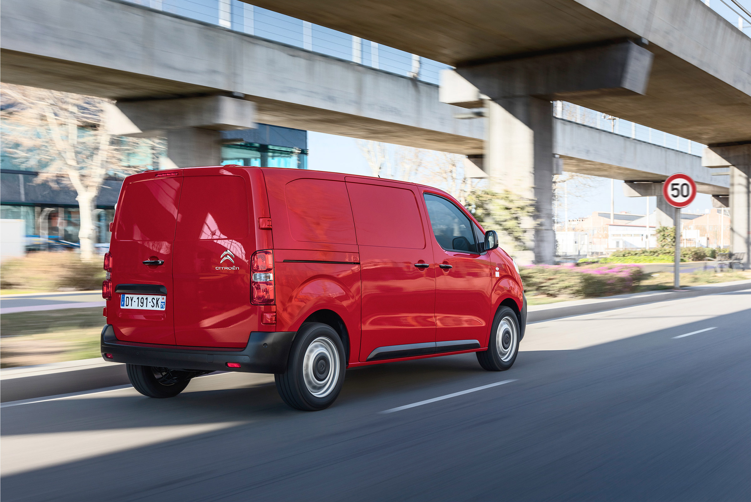 Citroen Dispatch rear side