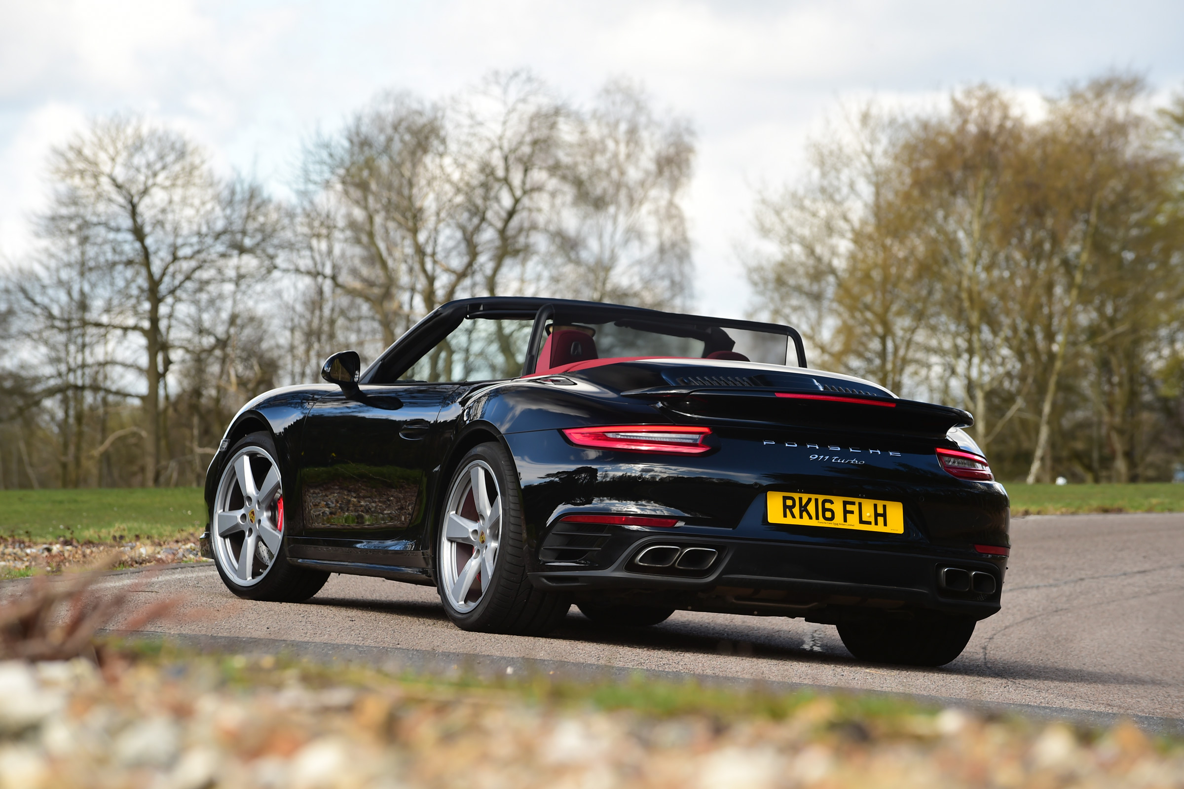 Porsche 911 Turbo Cabriolet 2016 - rear quarter