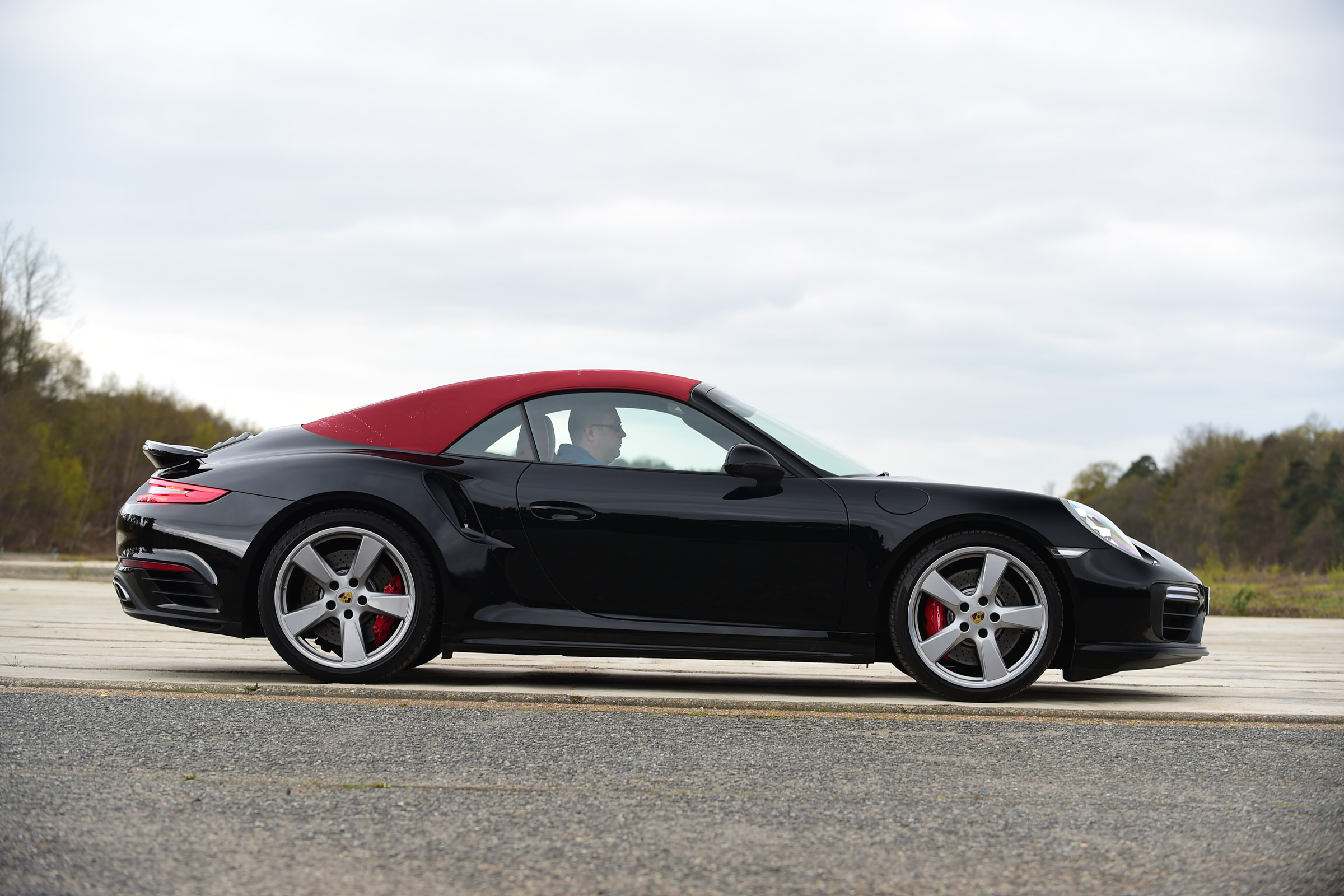 Porsche 911 Turbo Cabriolet 2016 - roof closed