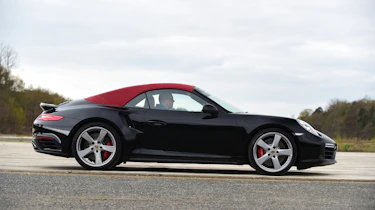 Porsche 911 Turbo Cabriolet 2016 - roof closed
