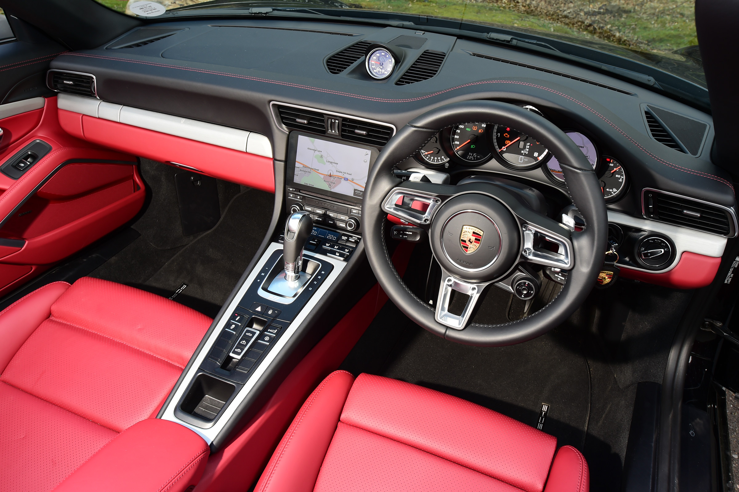 Porsche 911 Turbo Cabriolet 2016 - interior