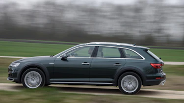 Audi A4 Allroad side moving