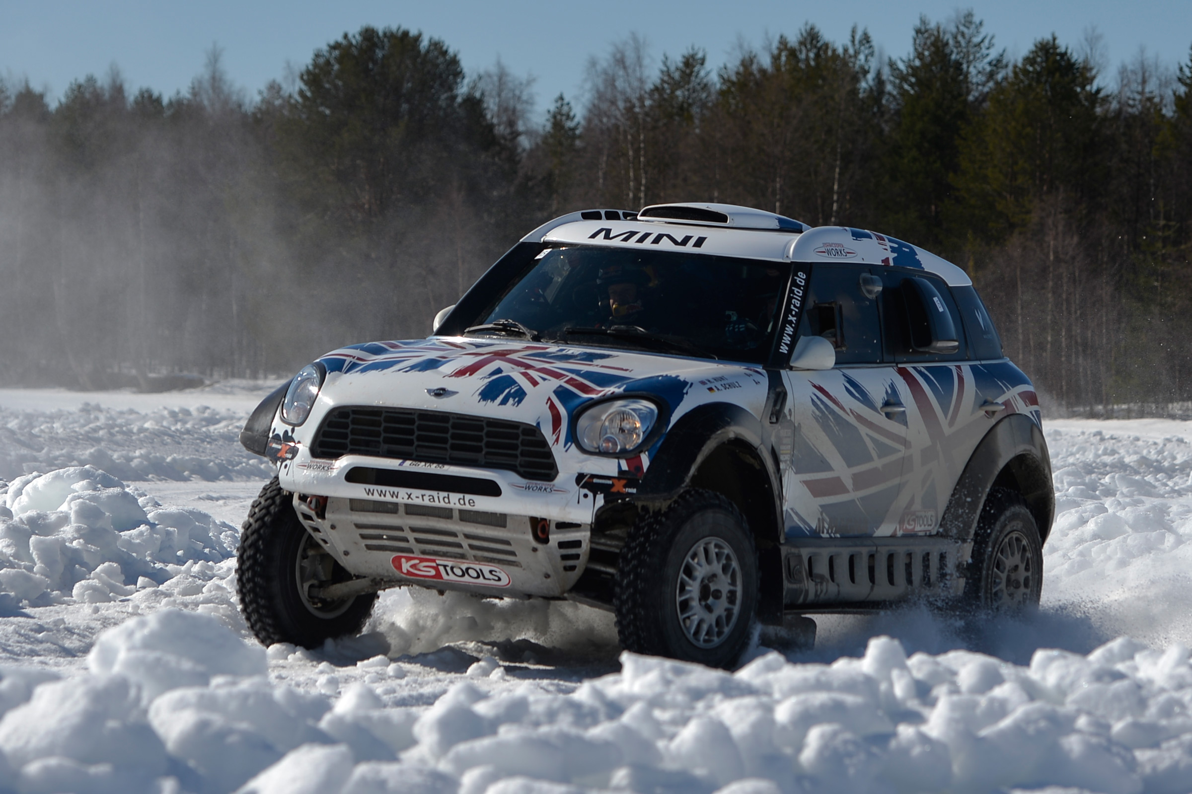MINI Countryman ALL4 Dakar - front cornering 2