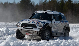 MINI Countryman ALL4 Dakar - front cornering 2