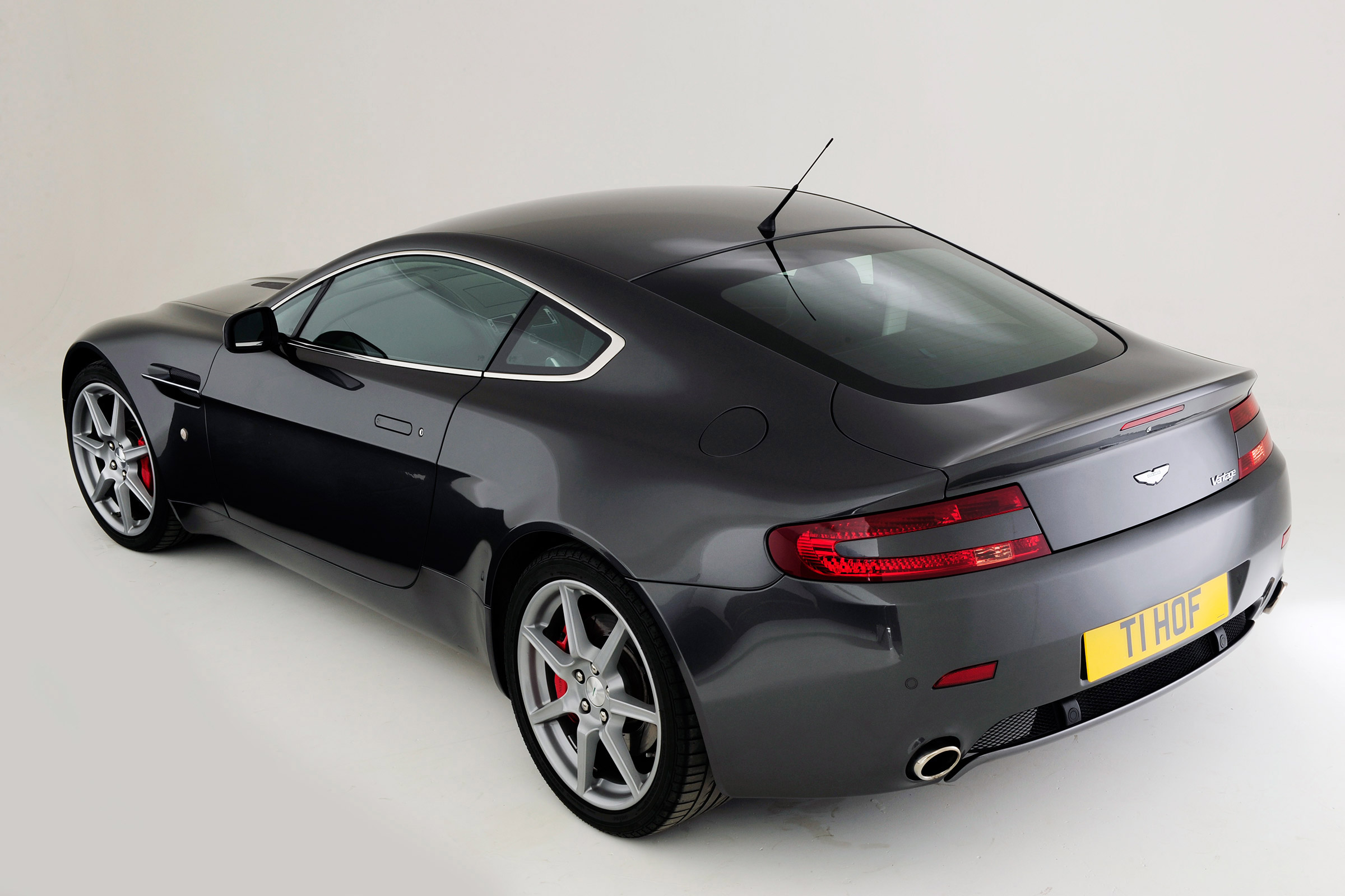 Aston Martin Vantage (used) - rear