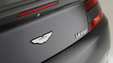 Aston Martin Vantage (used) - rear detail