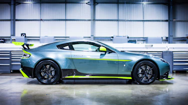 Aston Martin Vantage GT8 - side