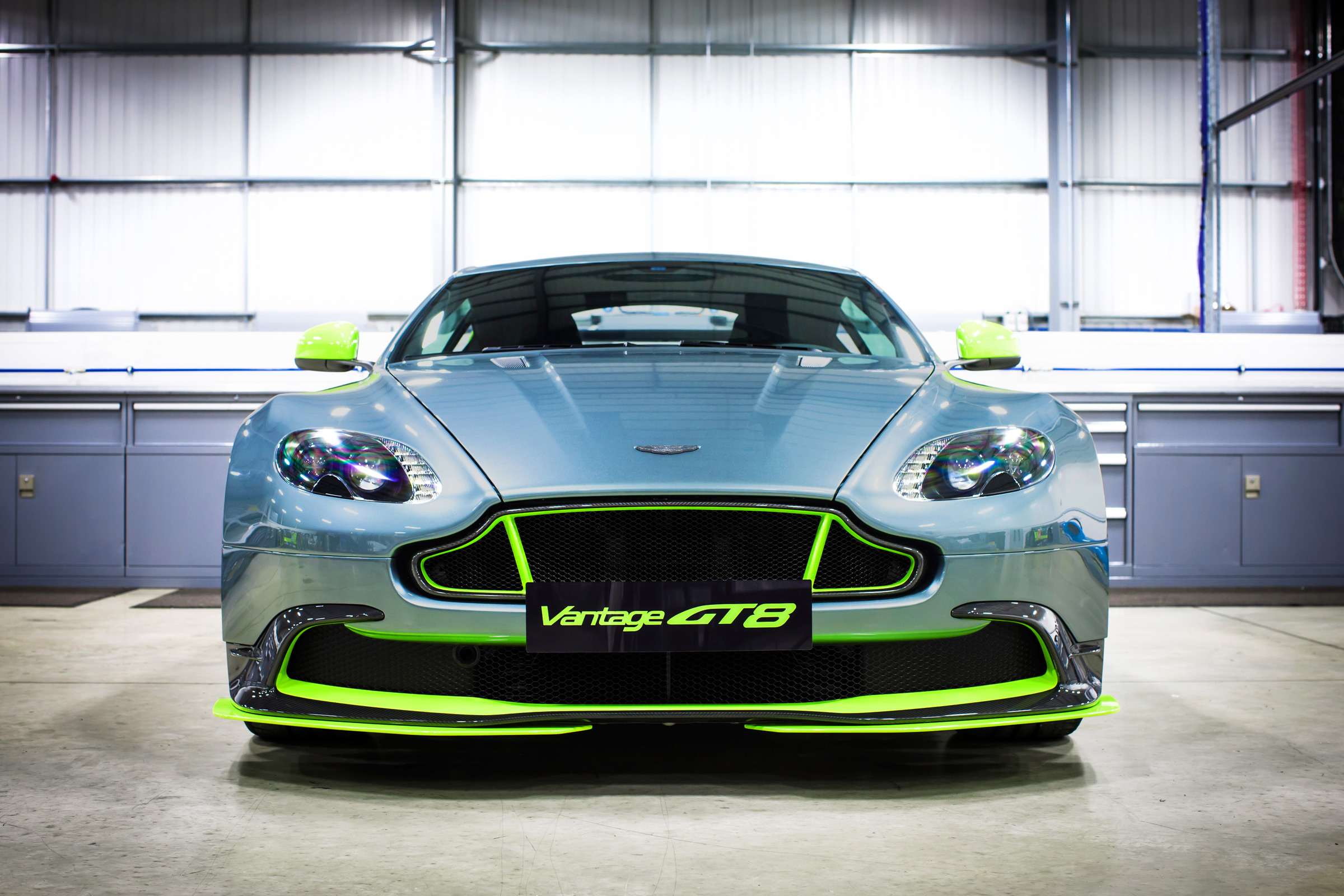 Aston Martin Vantage GT8 - front