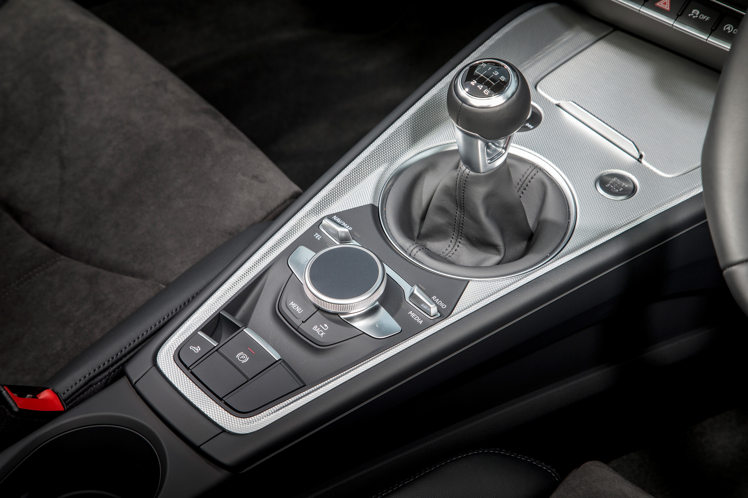 Audi TT Roadster 180 2016 - centre console