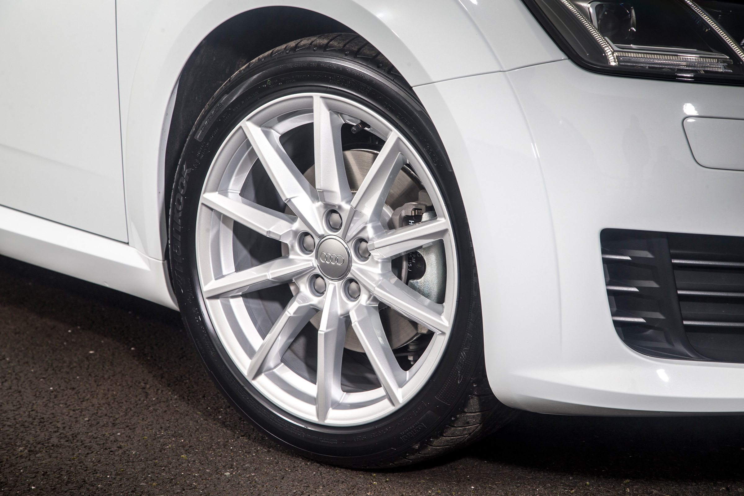 Audi TT Roadster 180 2016 - wheel