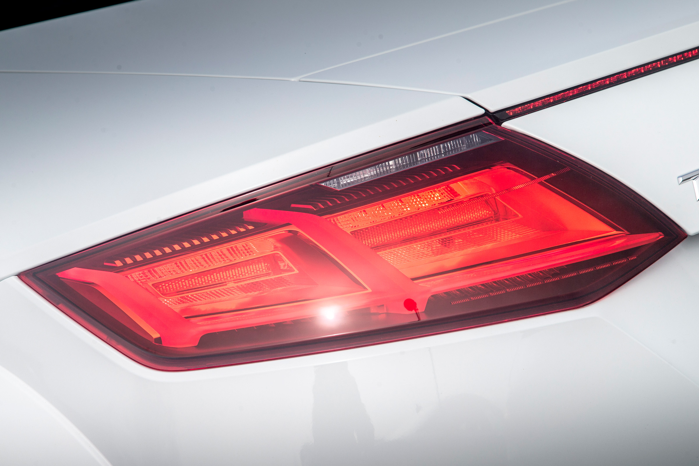 Audi TT Roadster 180 2016 - rear lights
