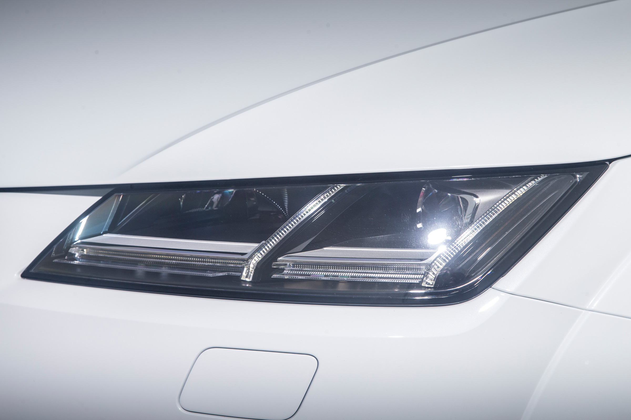 Audi TT Roadster 180 2016 - headlight
