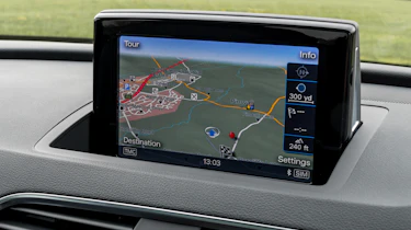 Audi RS Q3 Performance 2016 - screen