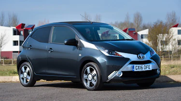 Toyota Aygo x-clusiv - front static