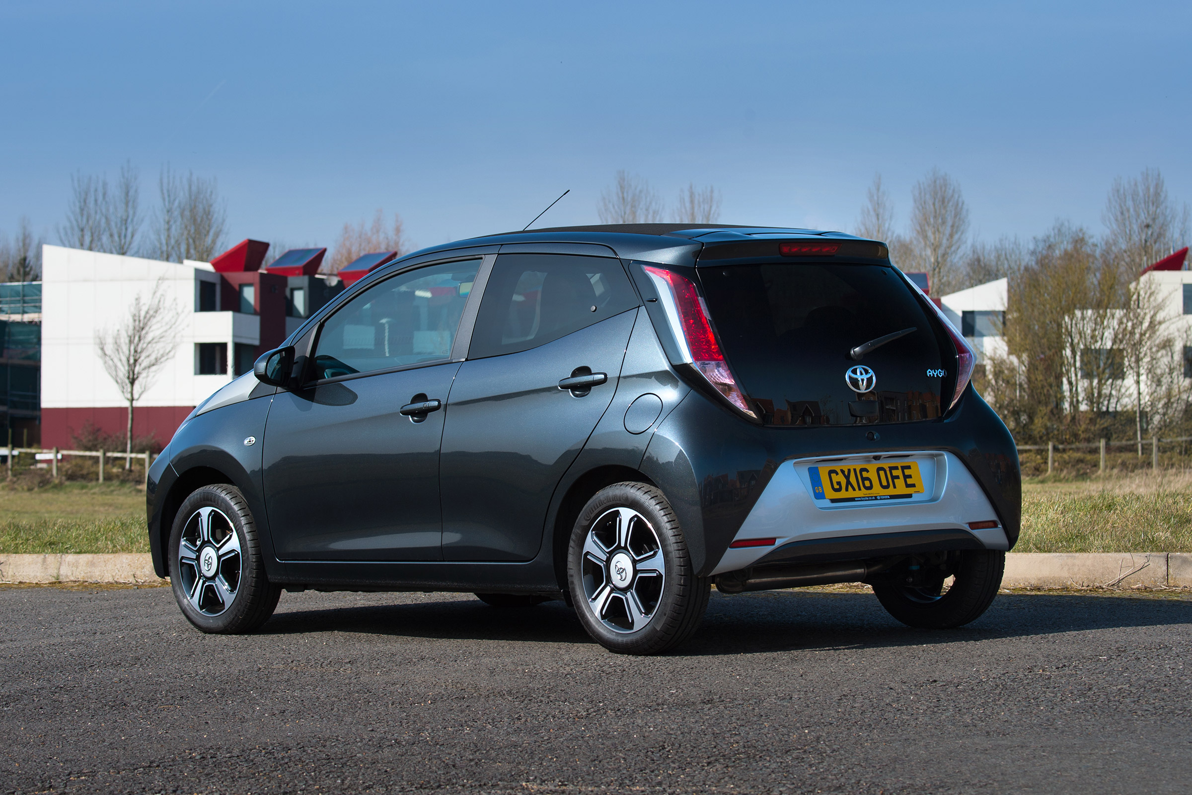 Toyota Aygo x-clusiv - rear static