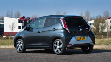 Toyota Aygo x-clusiv - rear static