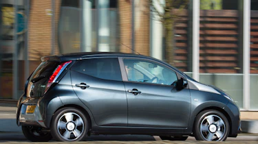 Toyota Aygo x-clusiv - rear/side
