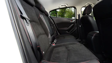 Mazda 3 Sport Black - rear seats
