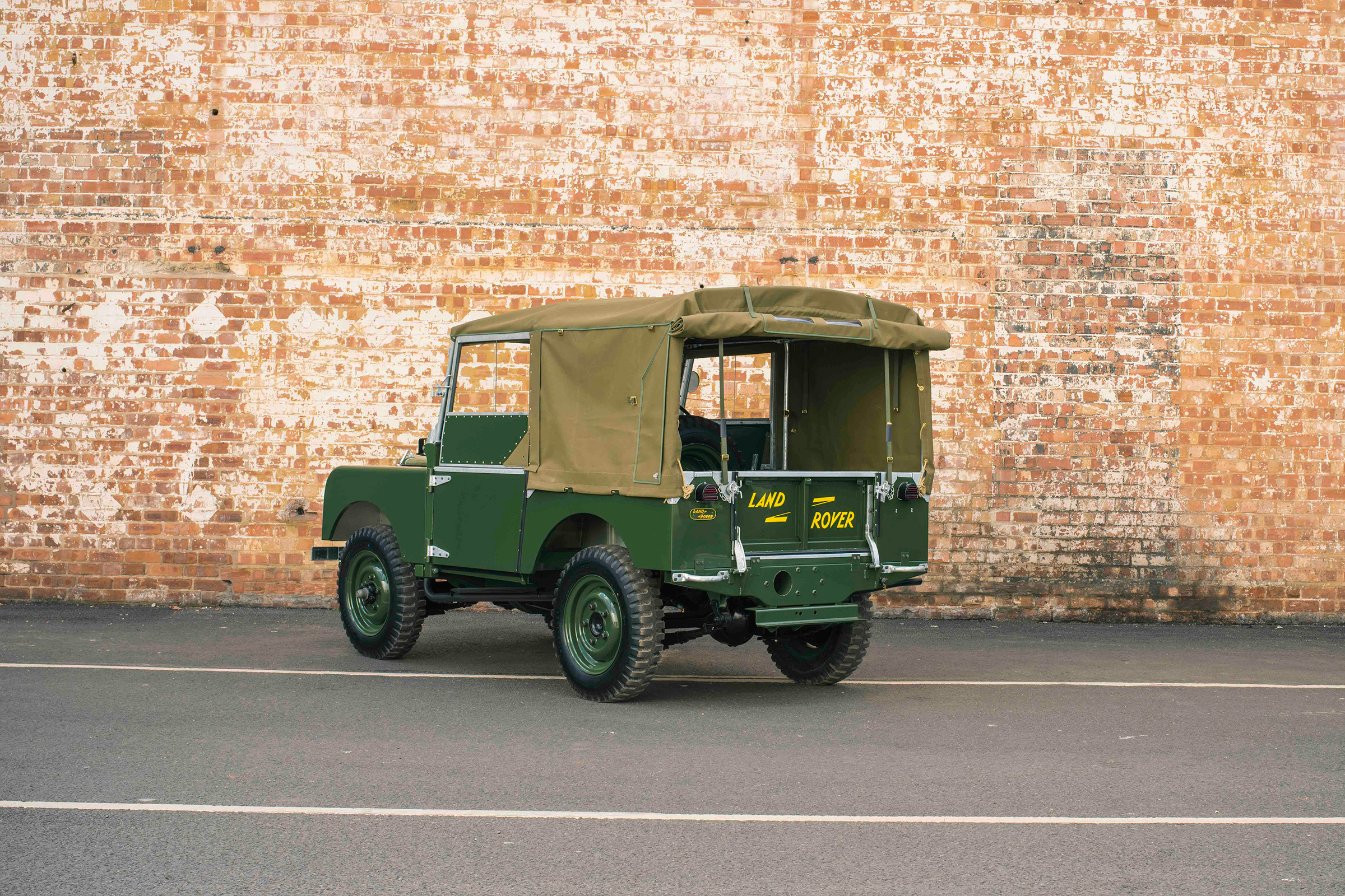 Land Rover Series 1 Reborn - rear
