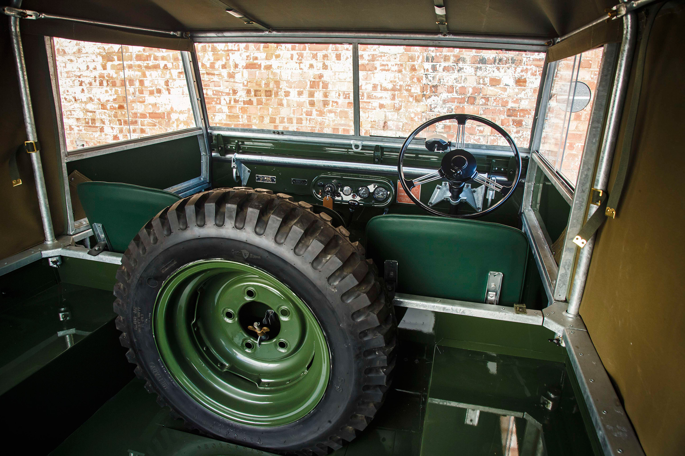 Land Rover Series 1 - cabin