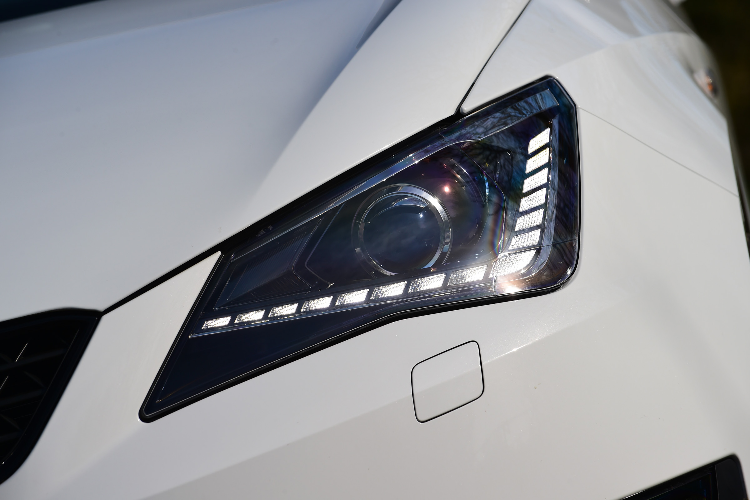 SEAT Ibiza Cupra 2016 - headlight