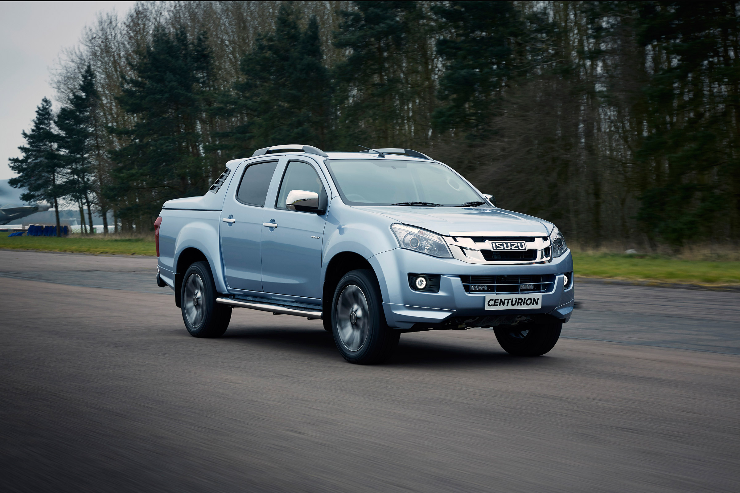 Isuzu D-Max Centurion - front tracking