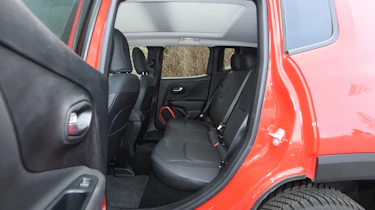 Jeep Renegade - rear seats