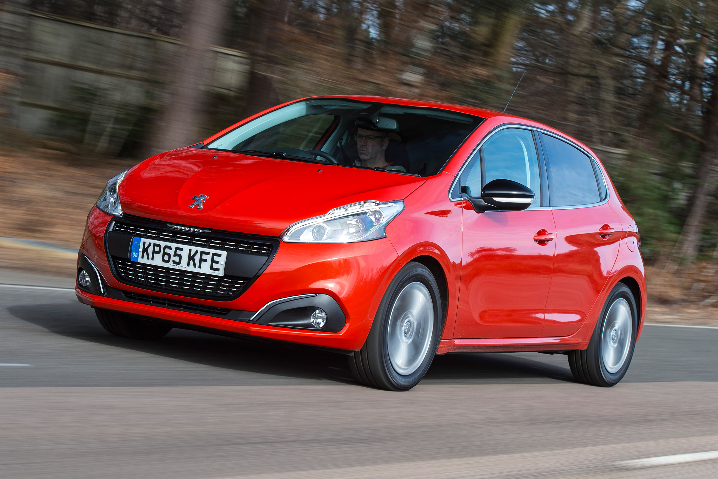 Peugeot 208 - front