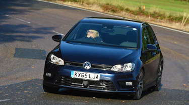 Volkswagen Golf R-Line 2016 - front cornering