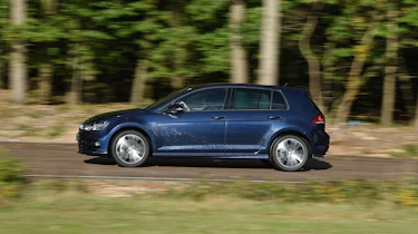 Volkswagen Golf R-Line 2016 - side tracking