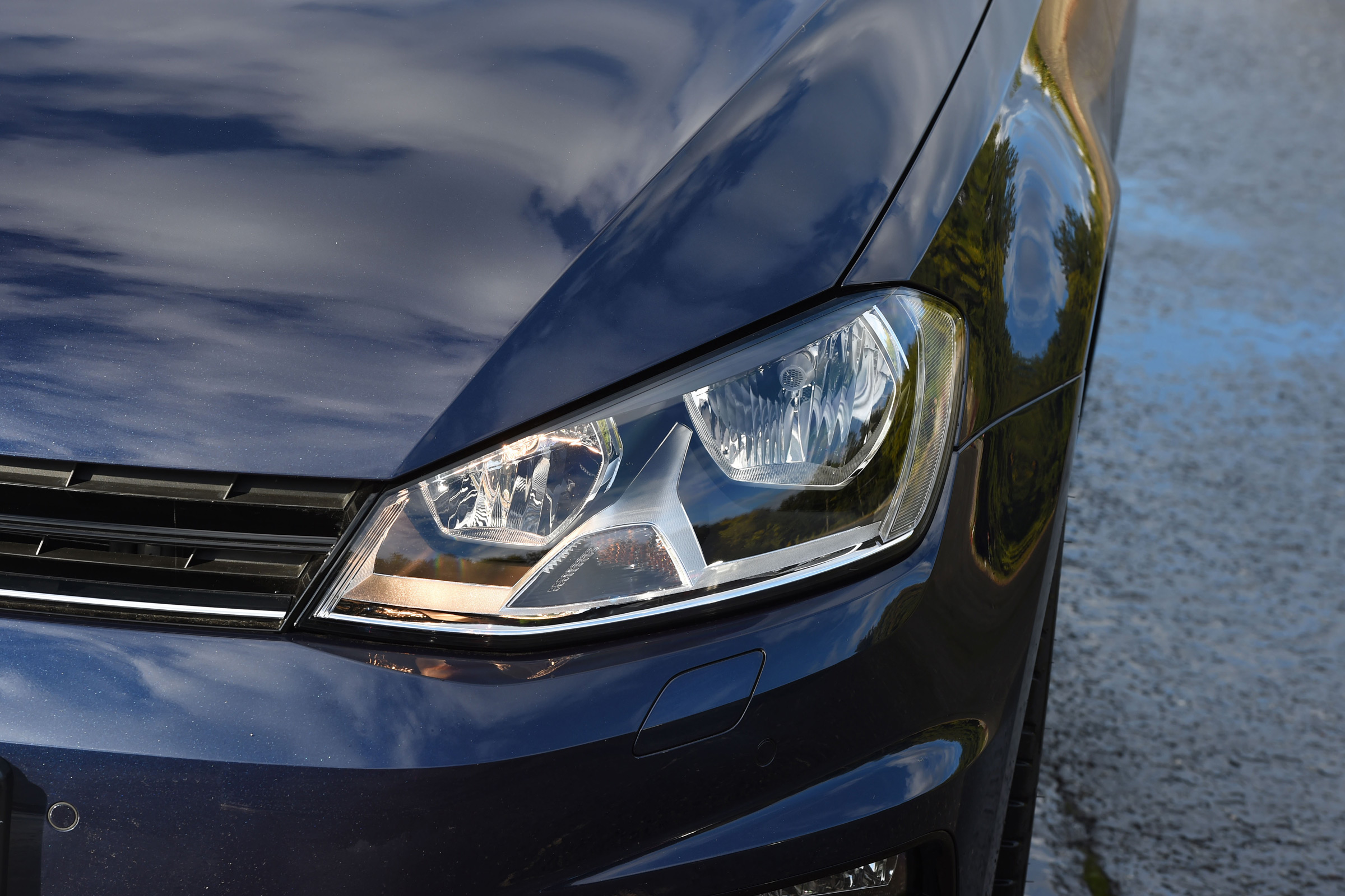 Volkswagen Golf R-Line 2016 - headlight