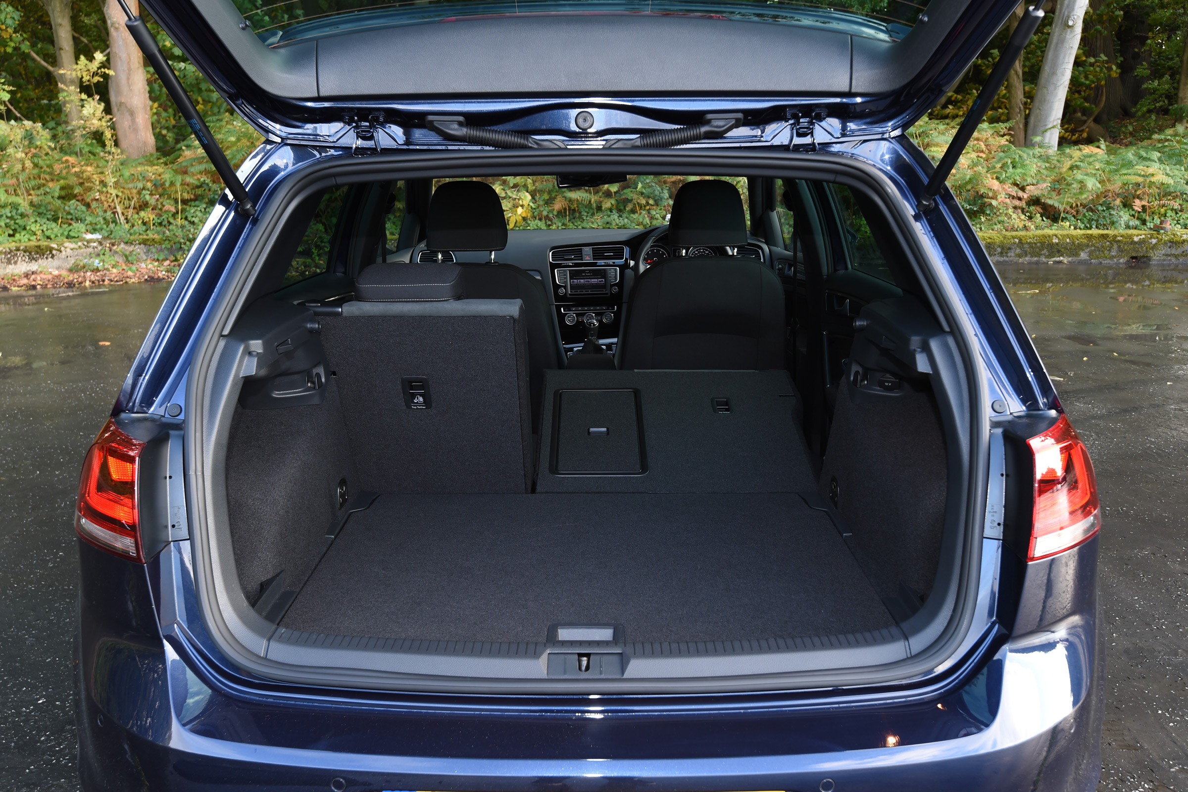 Volkswagen Golf R-Line 2016 - boot